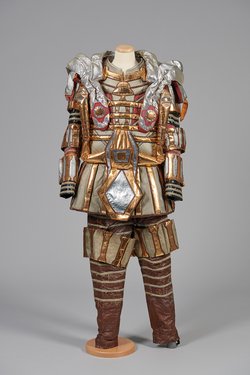 Das Rheingold, Verweis auf Stücktitel: Der Ring des Nibelungen. Vorabend