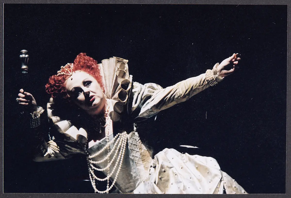 Edita Gruberova, Verweis auf Stücktitel: Roberto Devereux