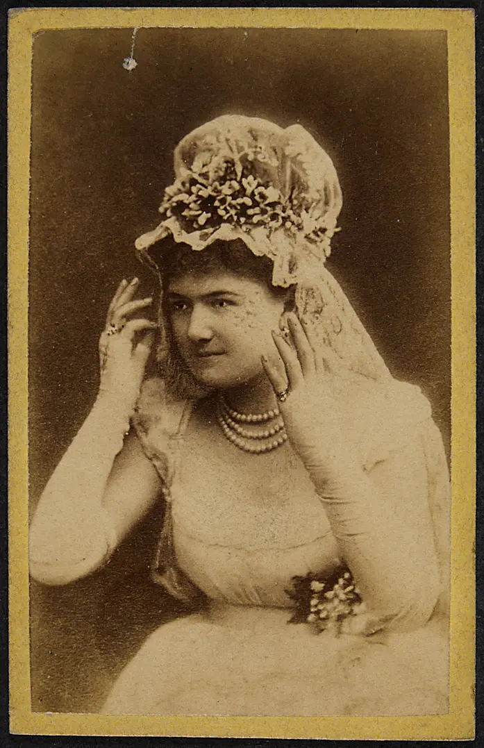 Hermine Meyerhoff, Verweis auf Stücktitel: La Fille de Madame Angot