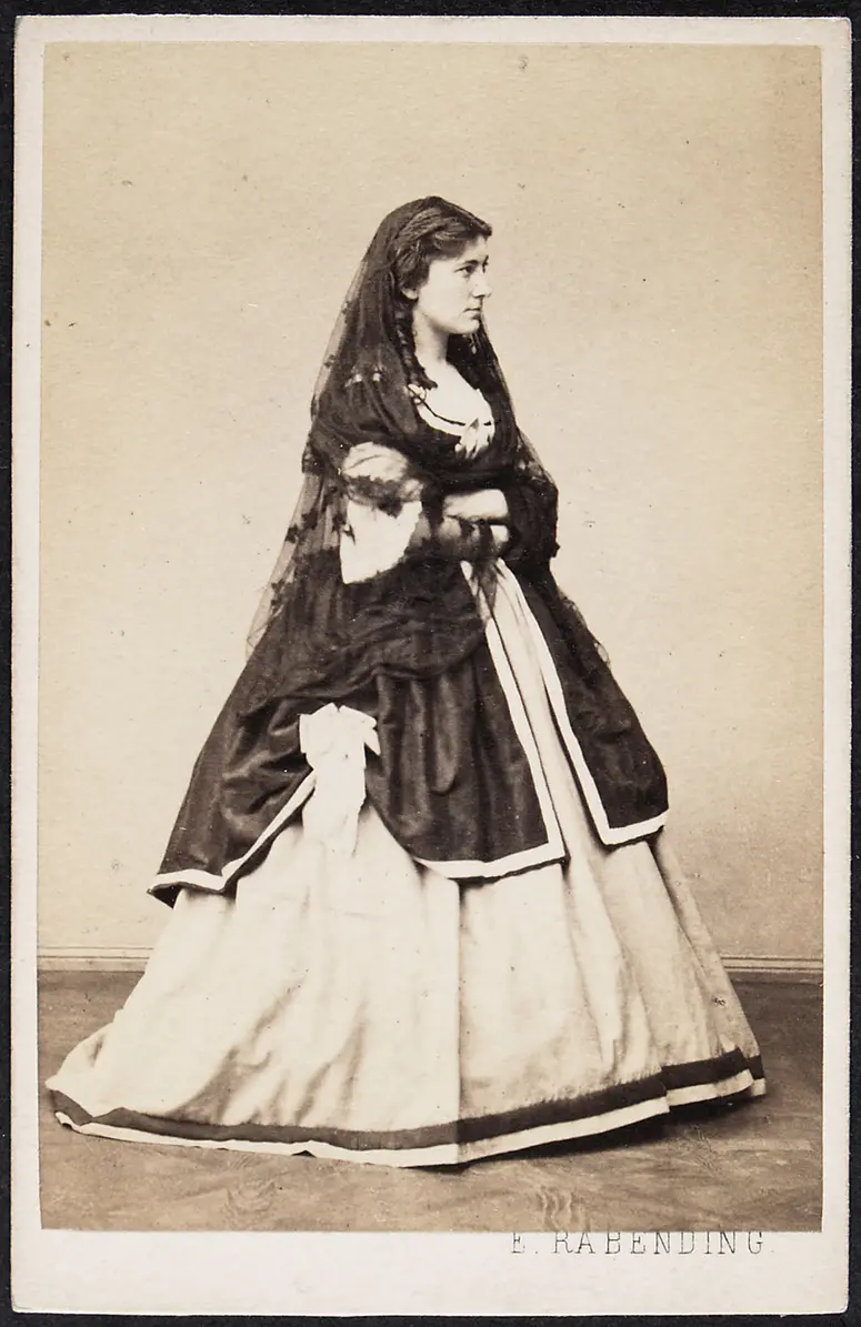 Charlotte Wolter