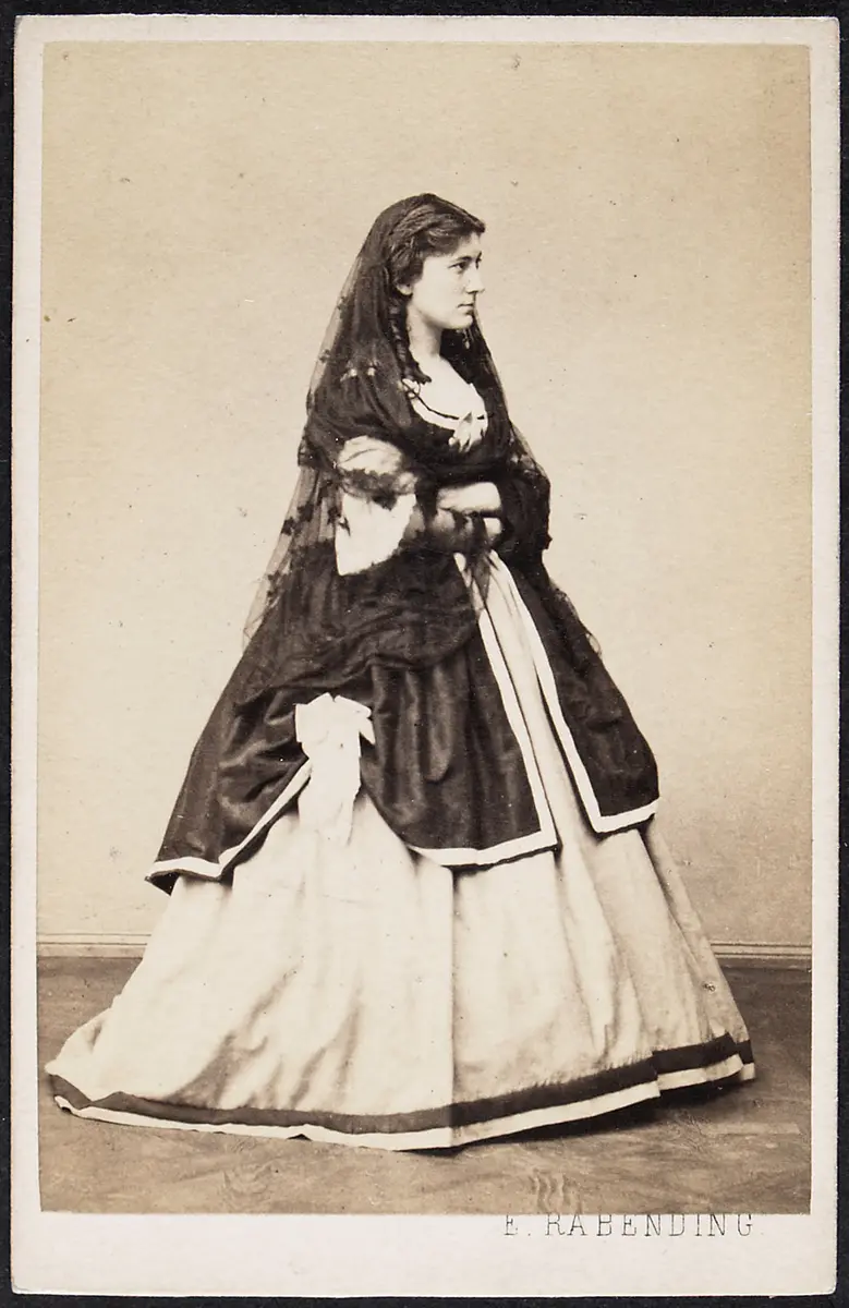 Charlotte Wolter