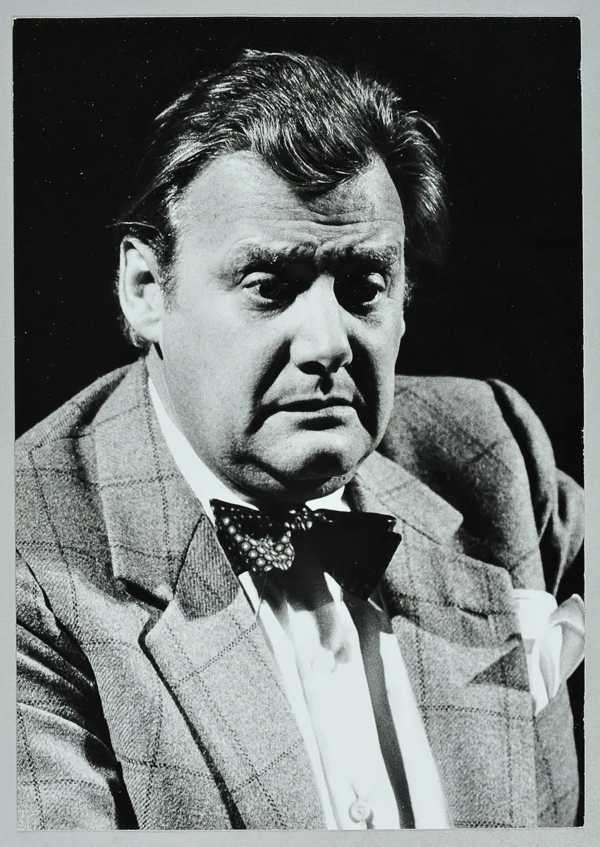 Rudolf Strobl, Verweis auf Stücktitel: Die Millionärin