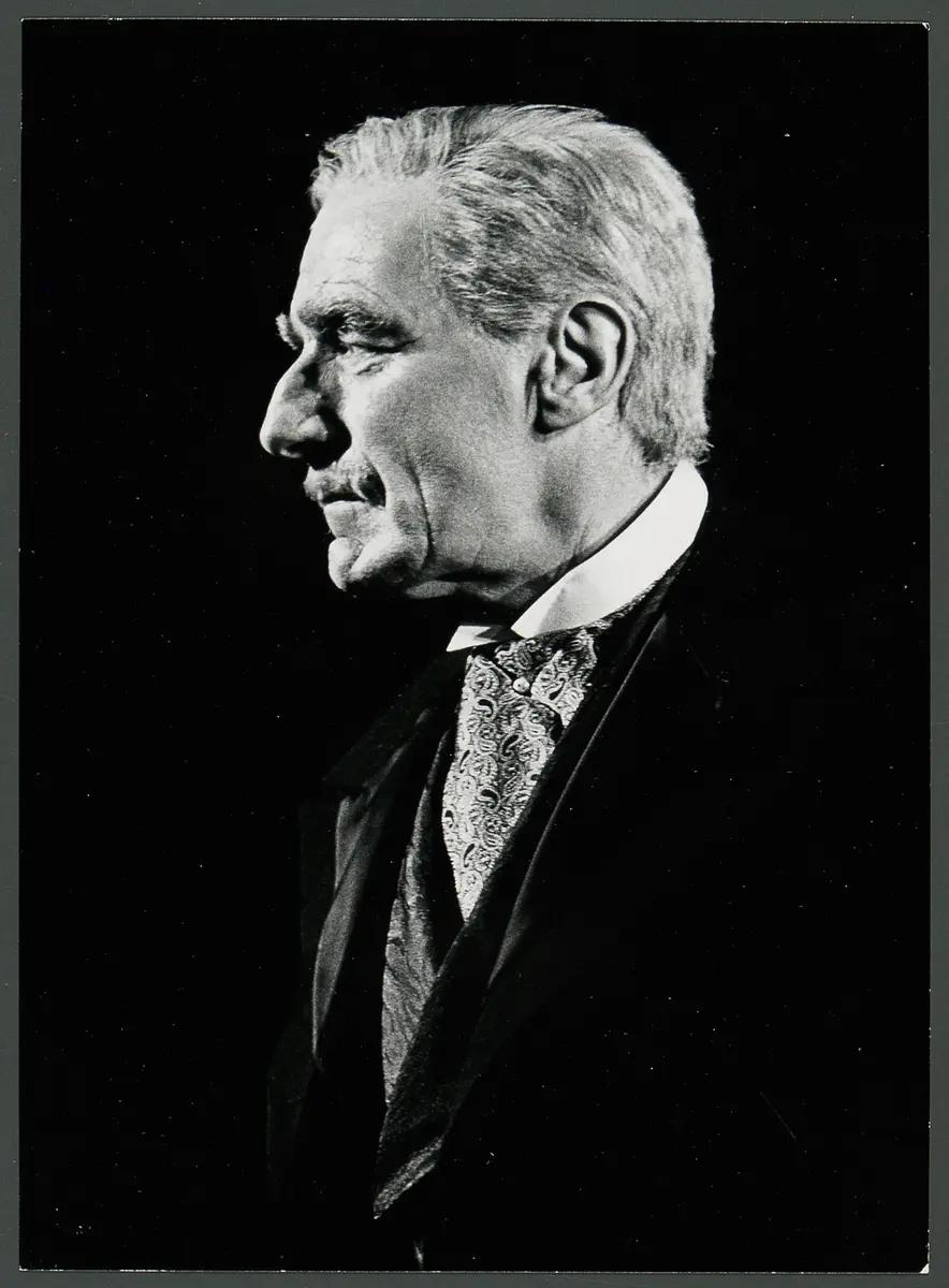 Romuald Pekny, Verweis auf Stücktitel: John Gabriel Borkman