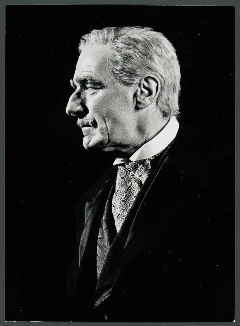 Romuald Pekny, Verweis auf Stücktitel: John Gabriel Borkman