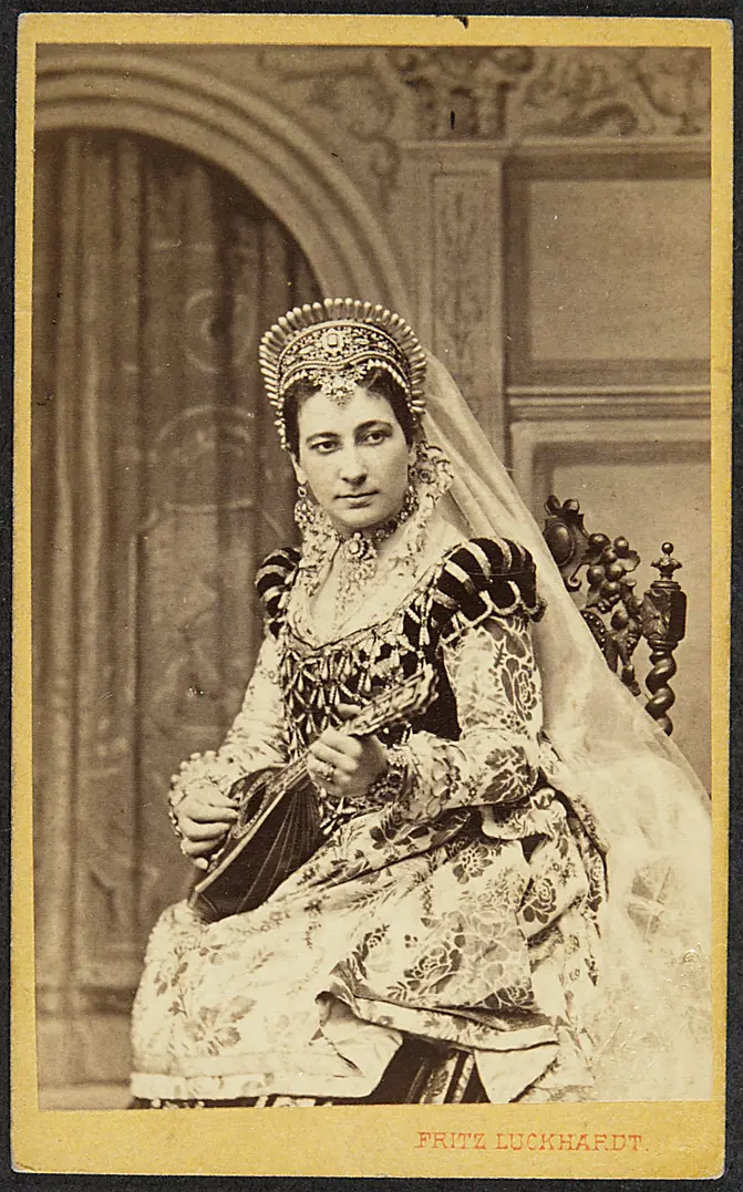 Charlotte Wolter