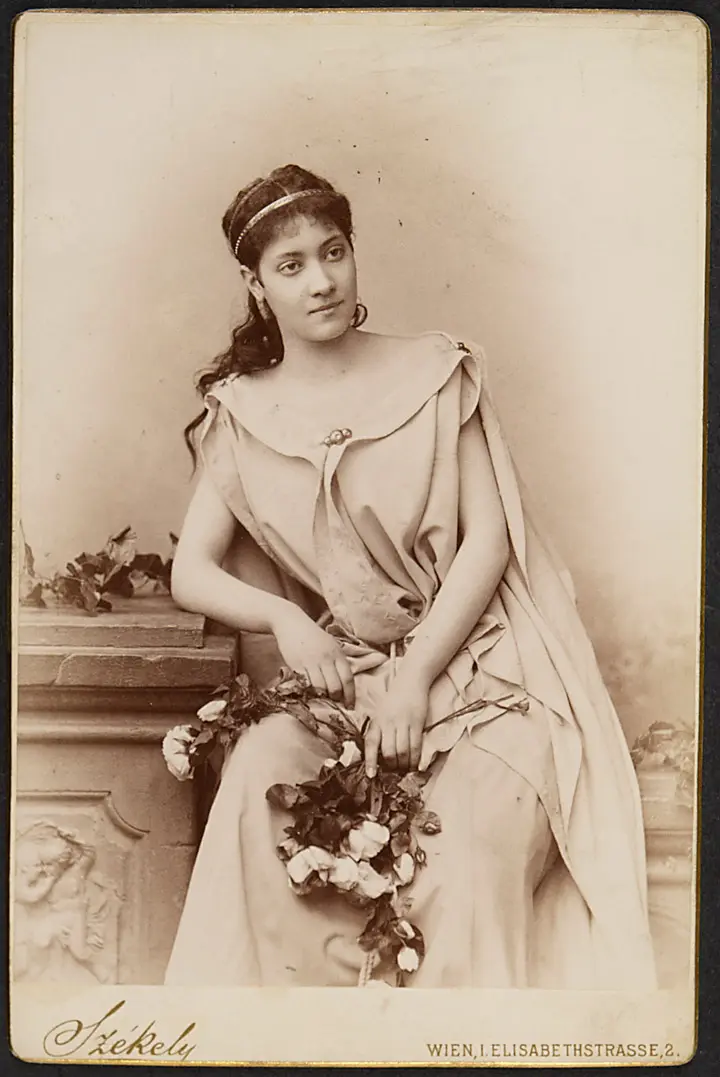Anna Kallina, Verweis auf Stücktitel: Sappho