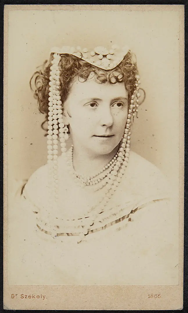 Karoline Mayr, Verweis auf Stücktitel: Prinzessin Hirschkuh