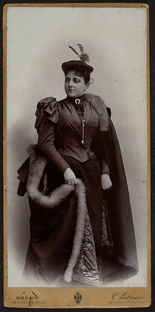 Ilona Cservary