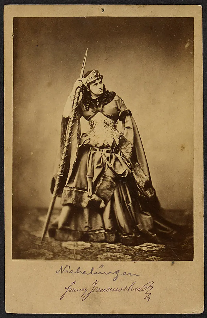 Fanny Janauschek, Verweis auf Stücktitel: Die Nibelungen