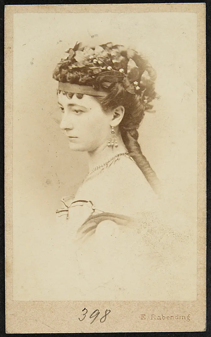Charlotte Wolter, Verweis auf Stücktitel: Sappho