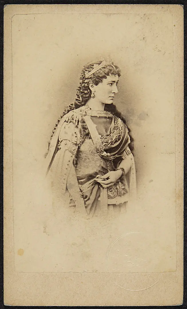 Charlotte Wolter
