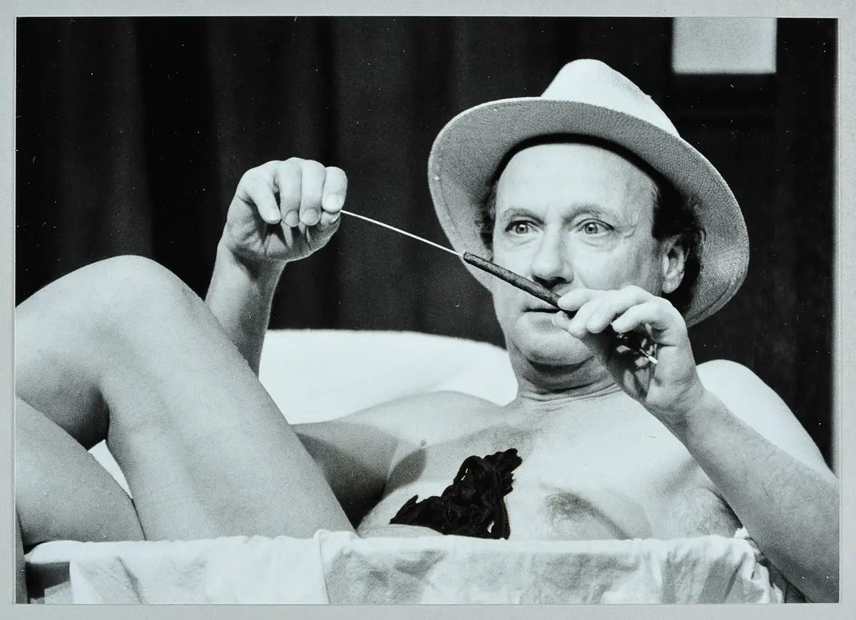 Thomas Stolzeti, Verweis auf Stücktitel: Erklärt Pereira