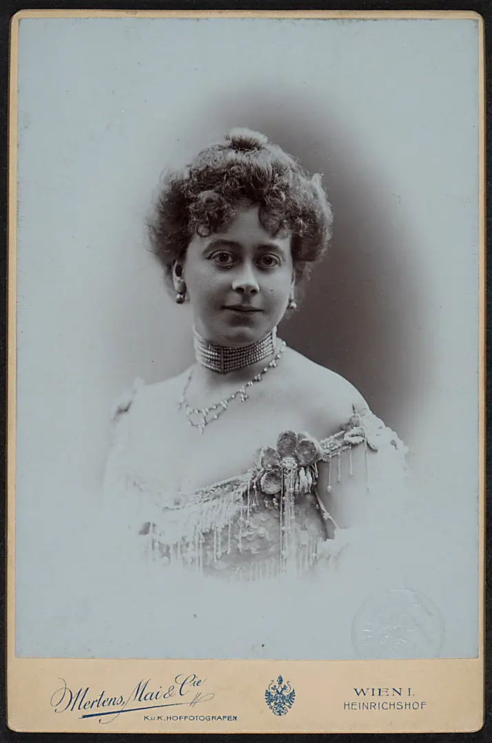 Mila Theren