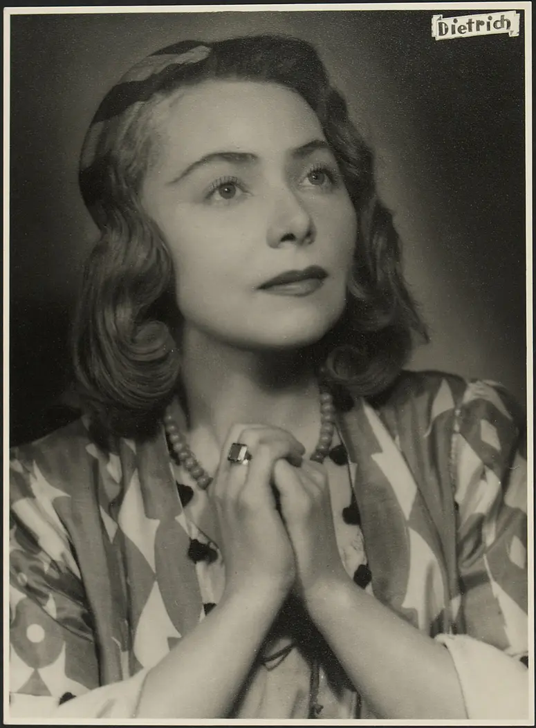 Erika Pelikowsky