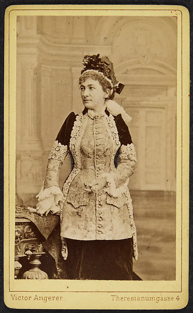 Charlotte Wolter