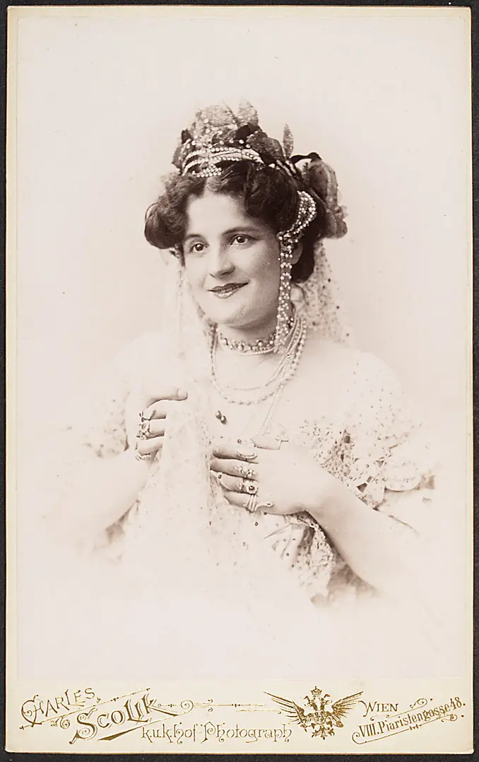 Annie Dirkens