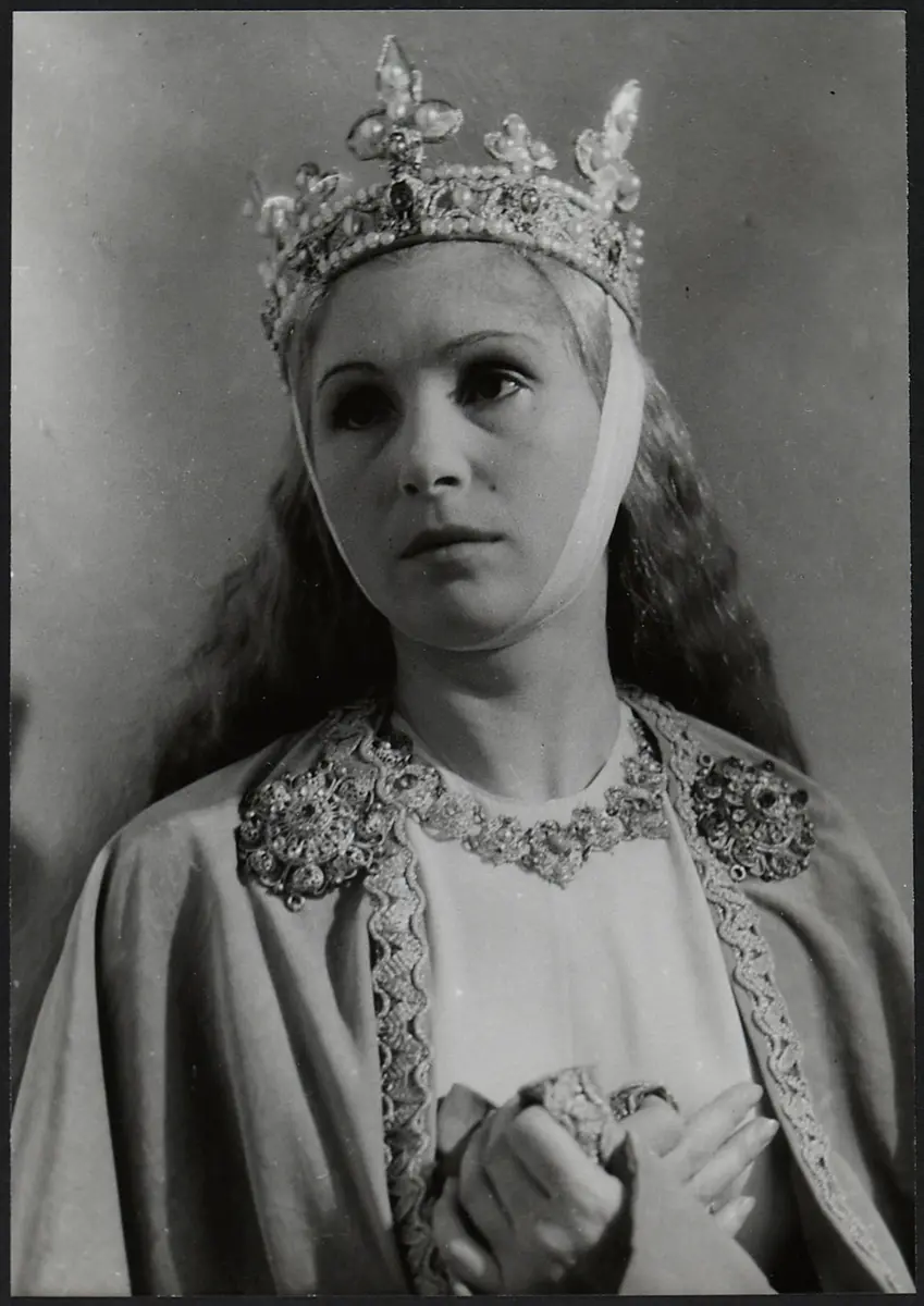 Nora Gregor
