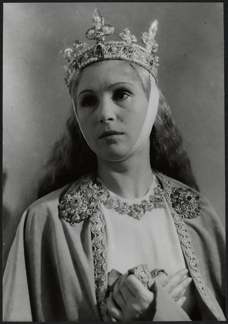 Nora Gregor