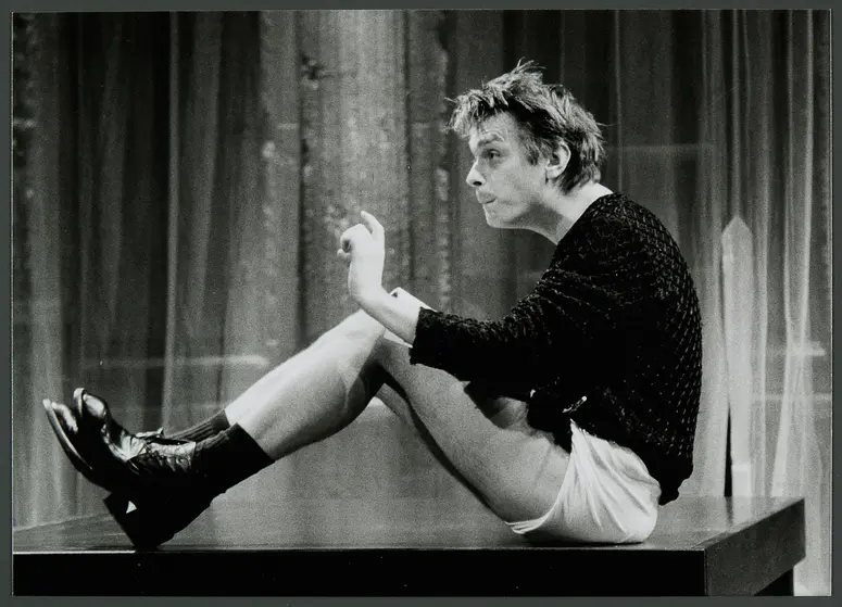 Hary Prinz, Verweis auf Stücktitel: Hamlet