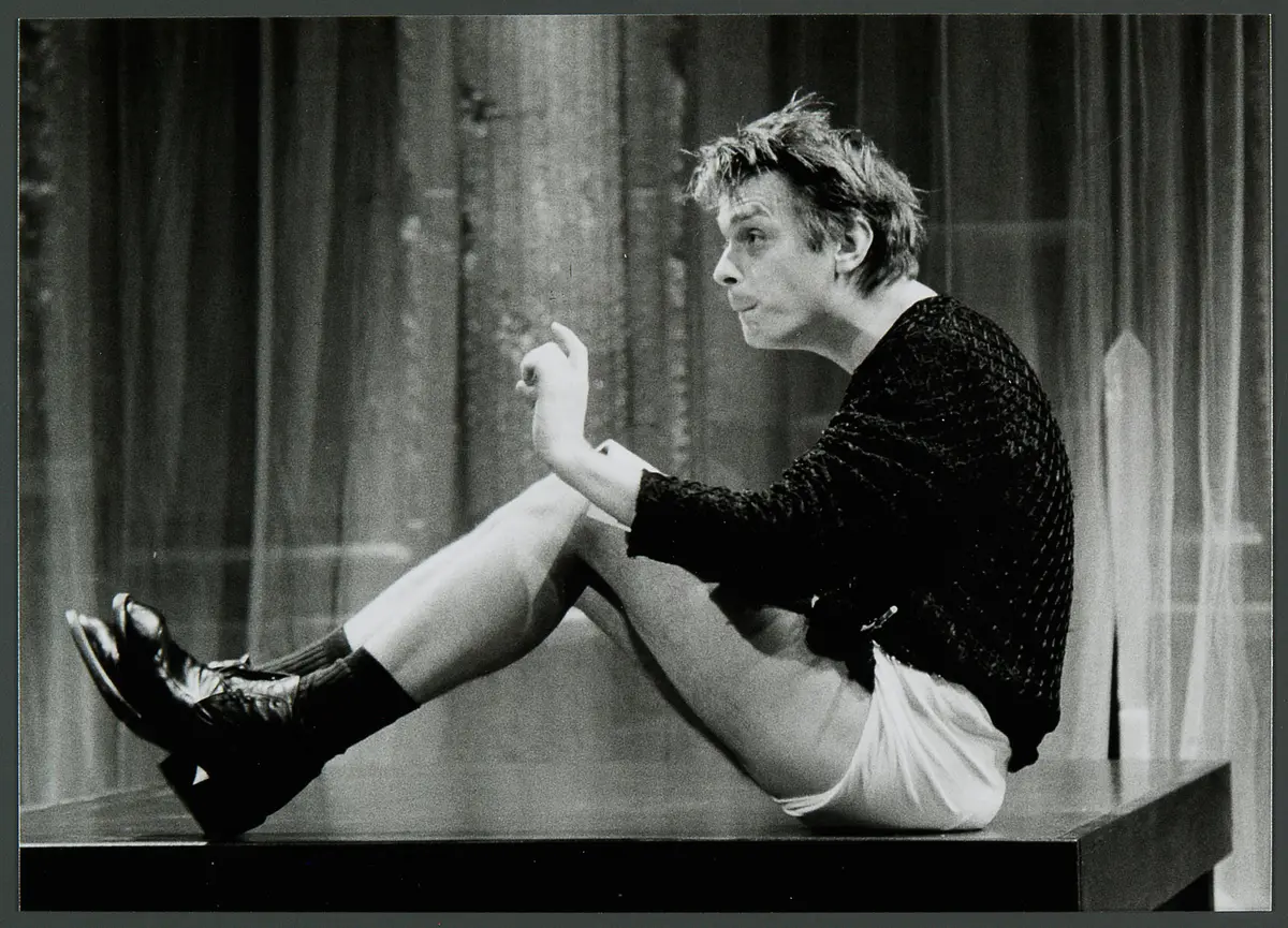 Hary Prinz, Verweis auf Stücktitel: Hamlet