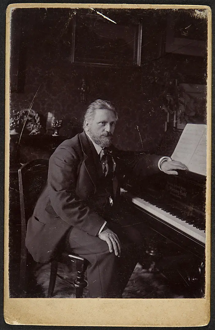 Hermann Riedel