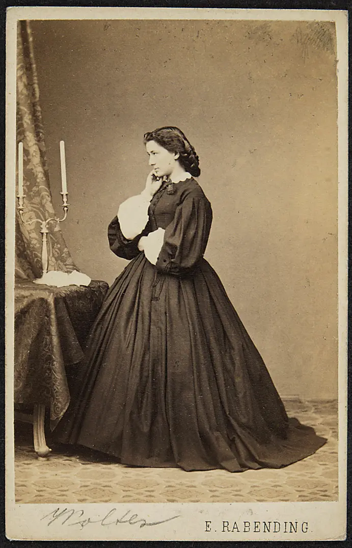 Charlotte Wolter