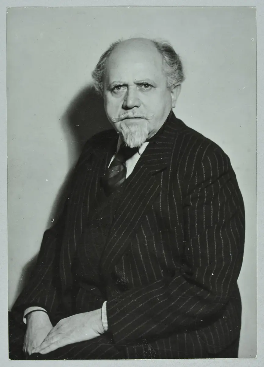 Ludwig Stössel, Verweis auf Stücktitel: Die Königin