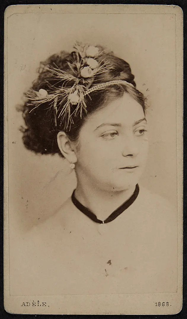 Elise Bach