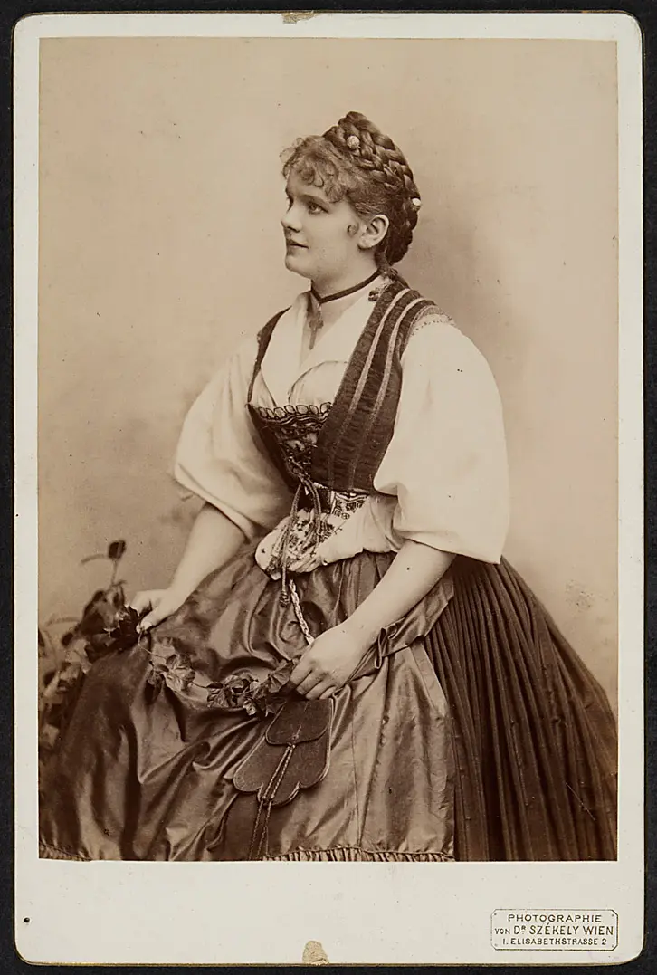 Margarethe Tondeur, Verweis auf Stücktitel: König und Bauer