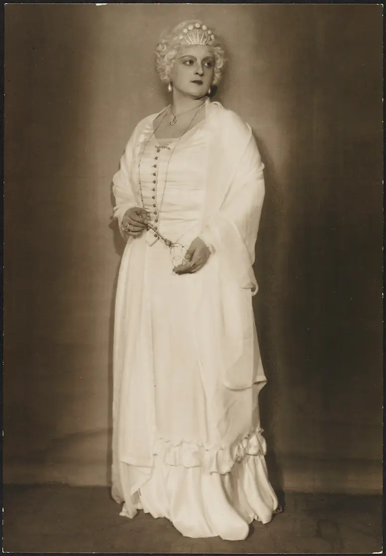 Claire Born