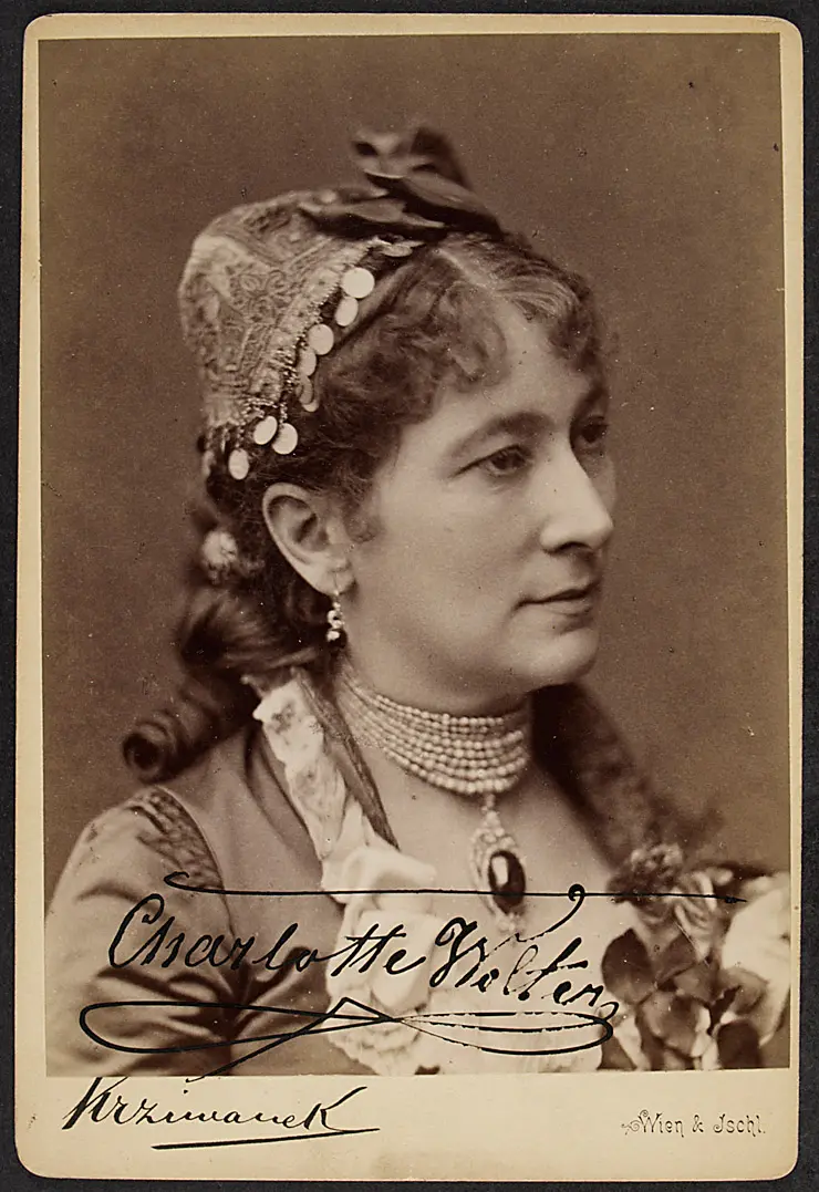 Charlotte Wolter