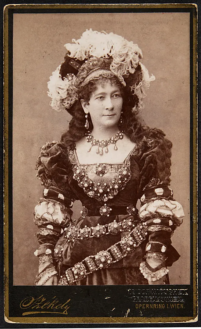 Charlotte Wolter