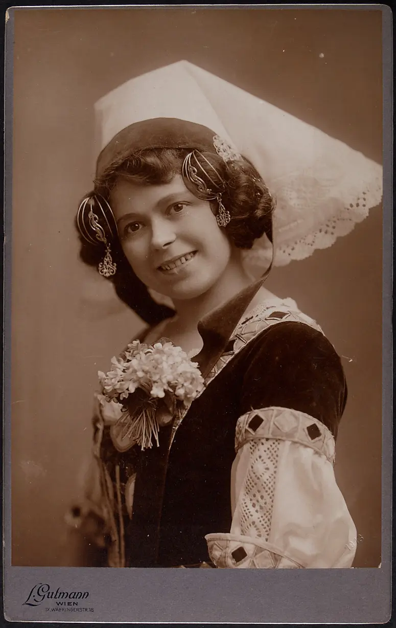 Louise Kartousch