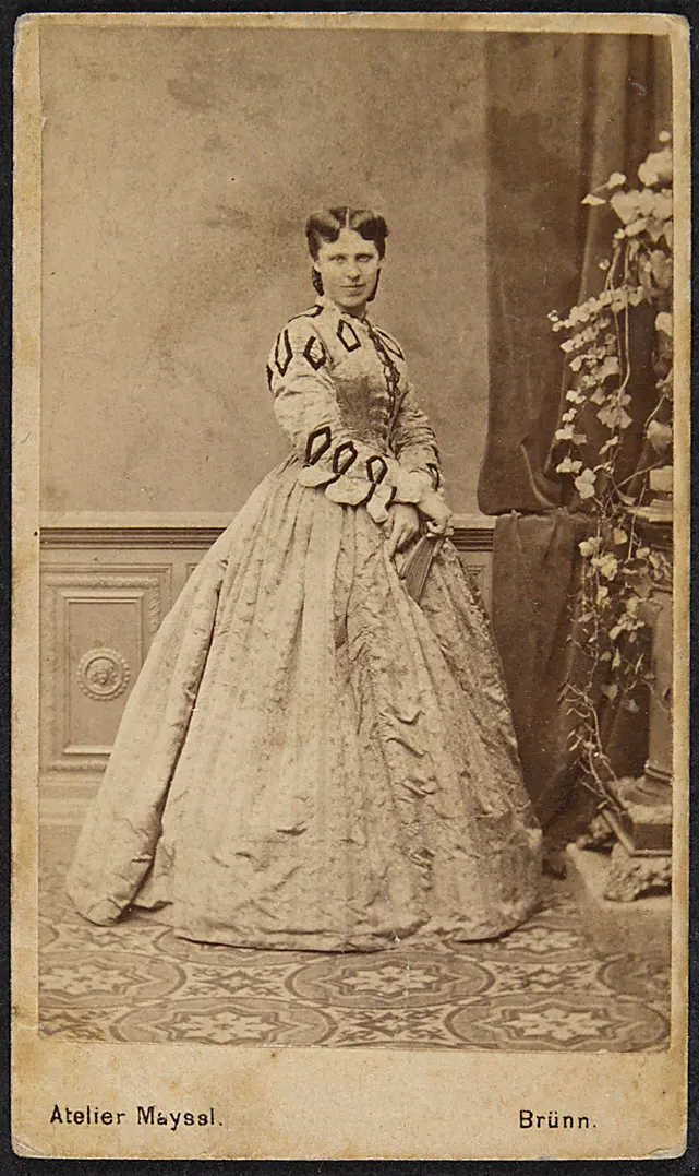 Louise Czernits