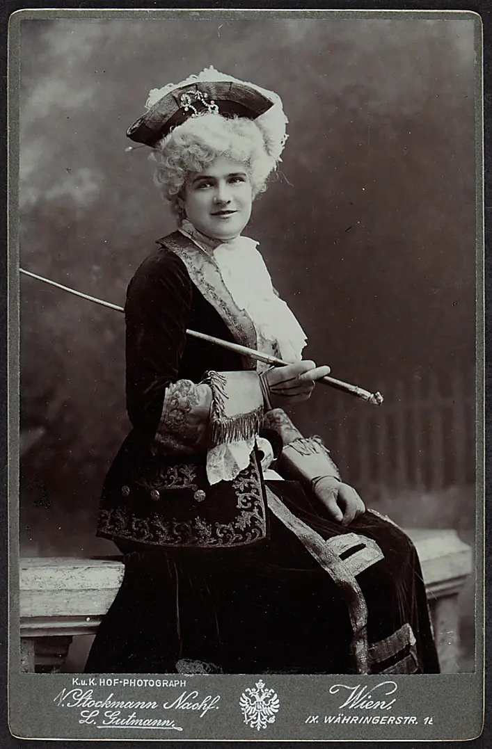 Clara Musil, Verweis auf Stücktitel: Martha