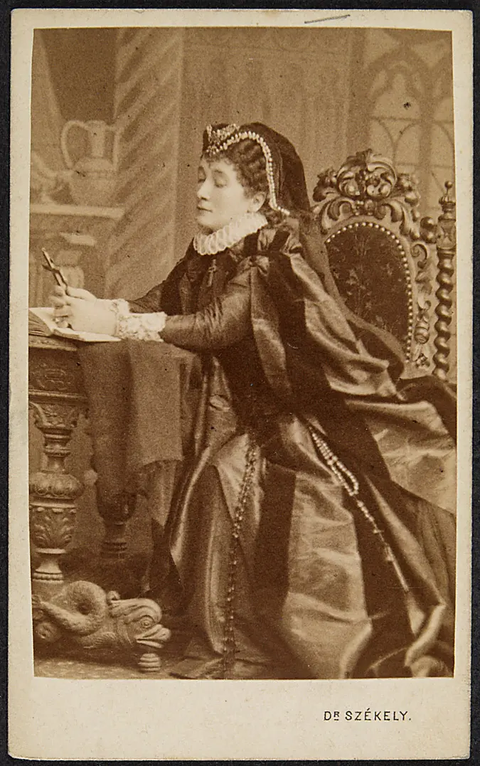 Charlotte Wolter