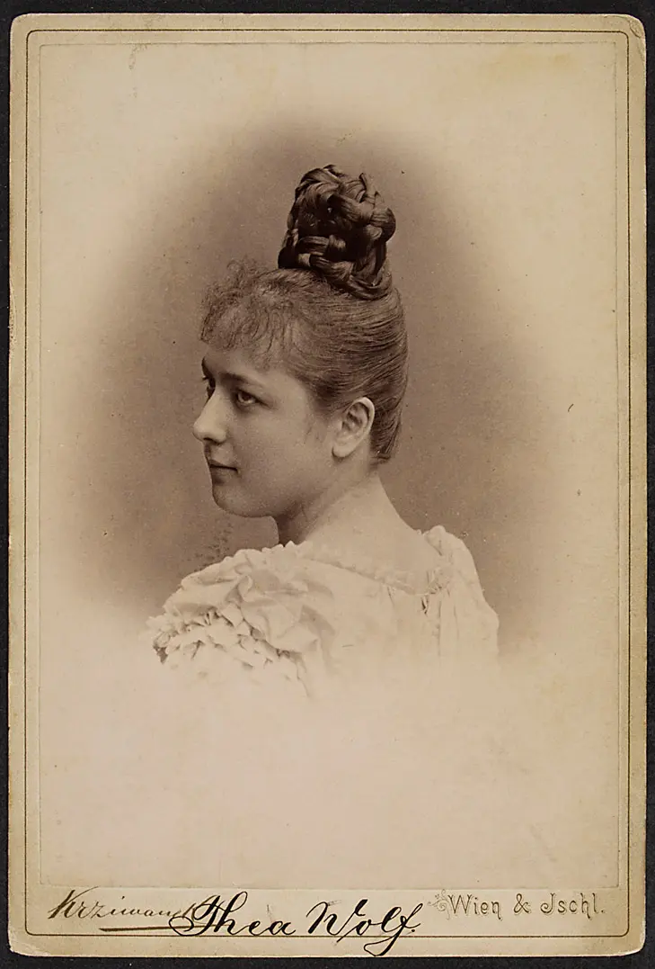 Thea Wolf