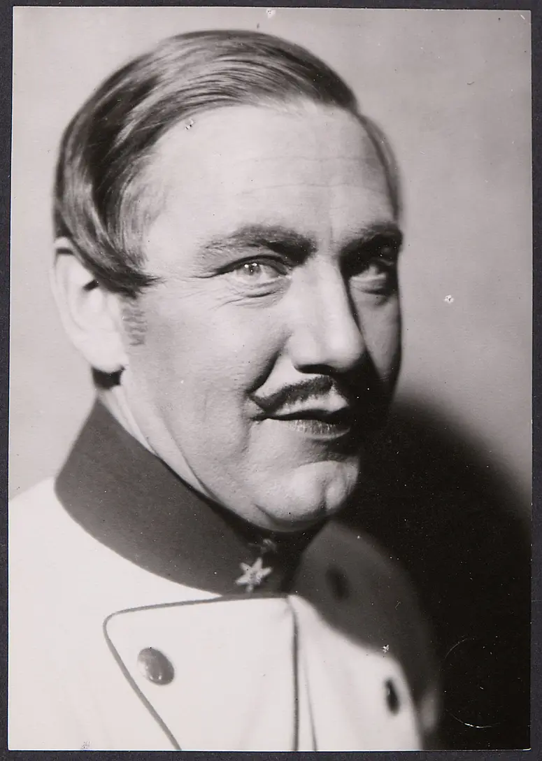 Alfred Grüninger, Verweis auf Stücktitel: Das Veilchen