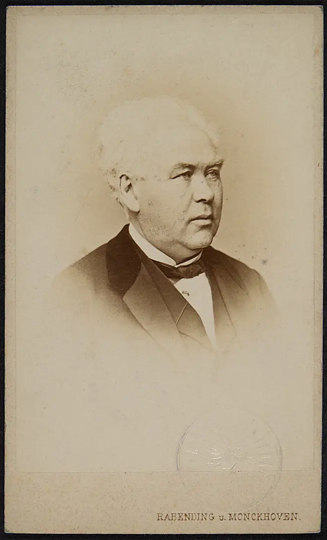 Gustav Hölzel