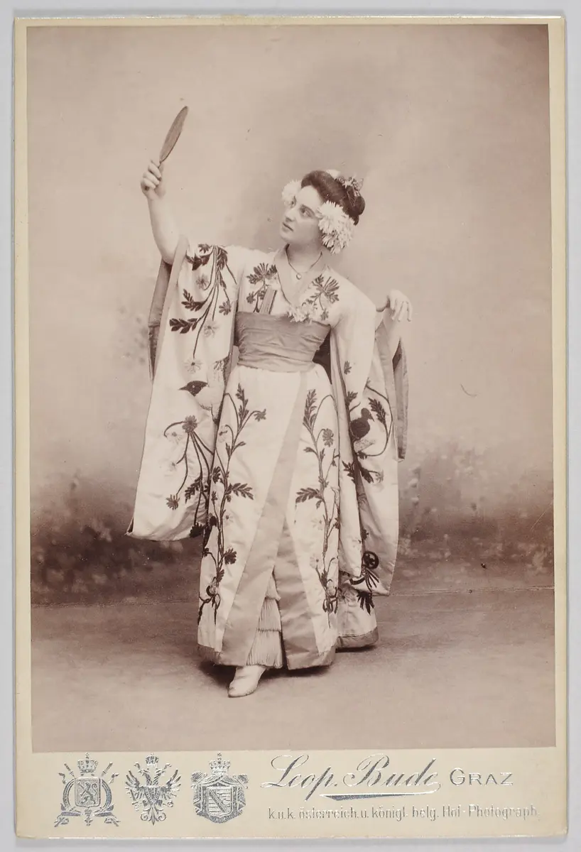 Irma Golz, Verweis auf Stücktitel: Die Geisha