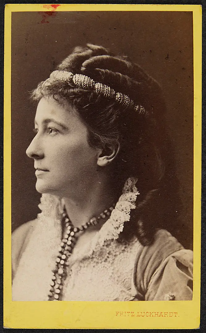 Charlotte Wolter