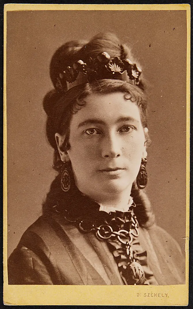 Charlotte Wolter