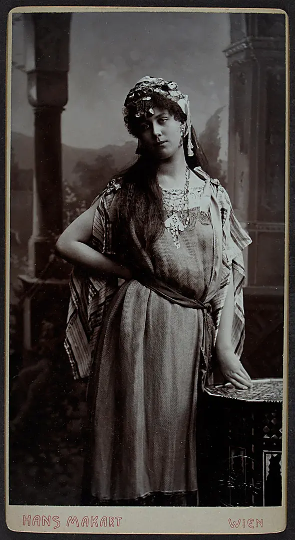 Maria Mell