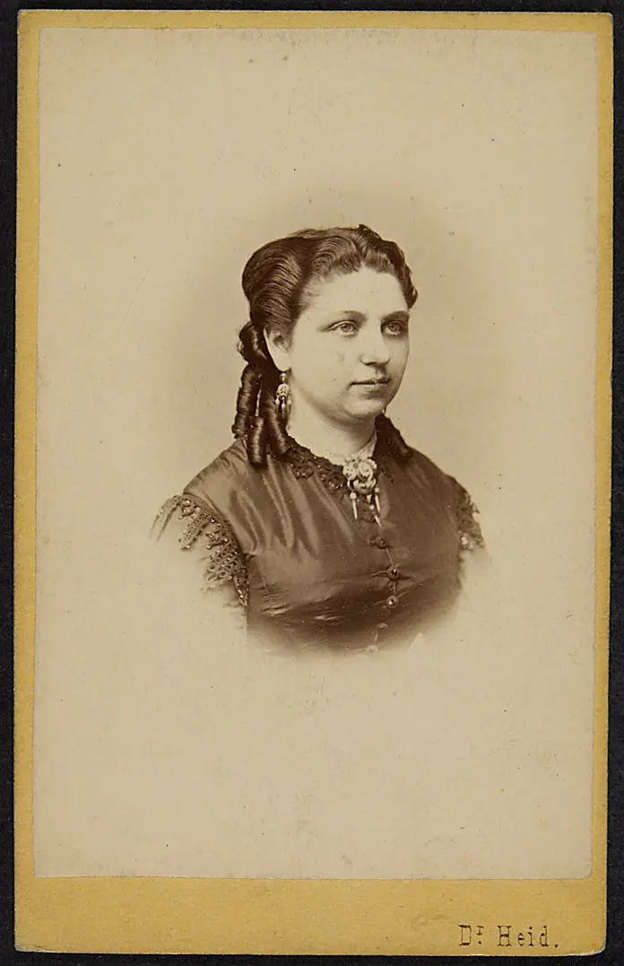 Anna Kratz