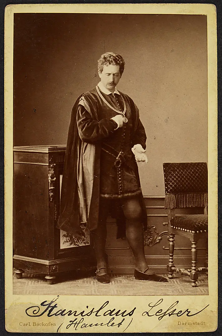 Stanislaus von Lesser, Verweis auf Stücktitel: Hamlet