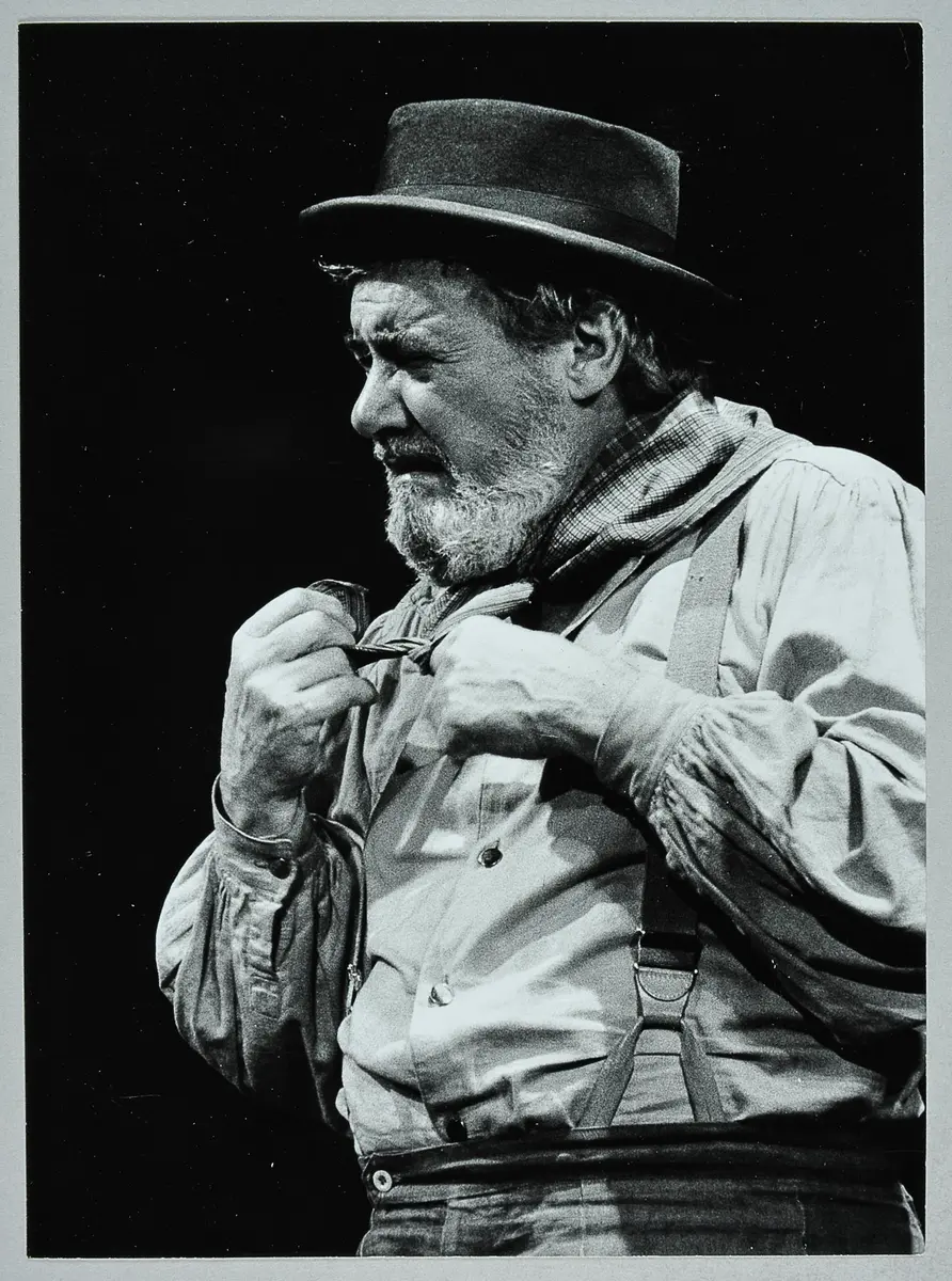 Rudolf Strobl, Verweis auf Stücktitel: Was ihr wollt