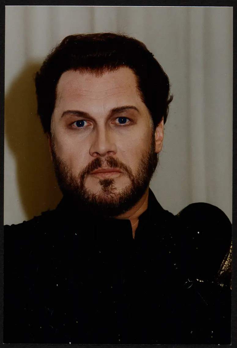 Frederic Kalt, Verweis auf Stücktitel: Il Trovatore