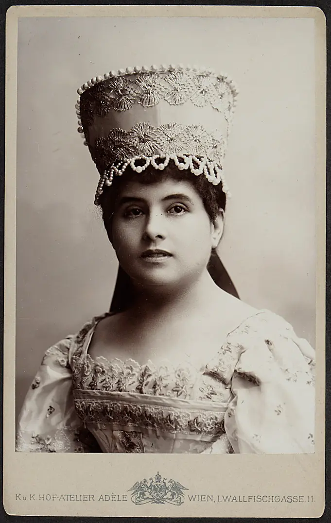 Marie Renard, Verweis auf Stücktitel: Eugen Onegin (?)