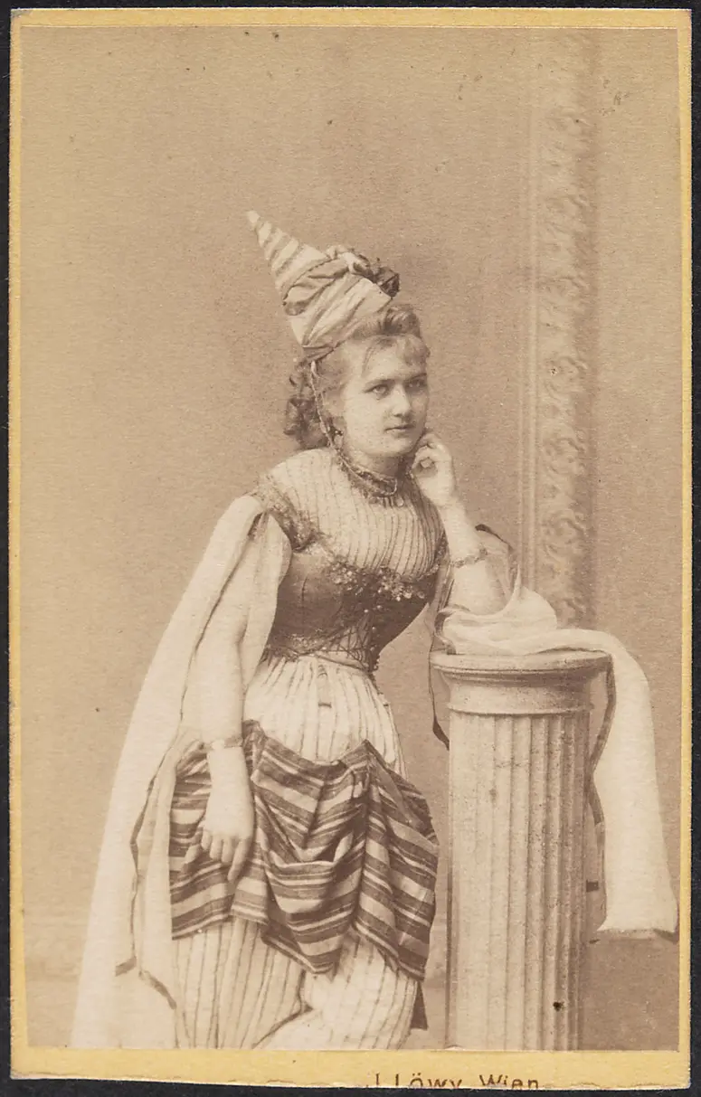 Hermine Meyerhoff, Verweis auf Stücktitel: Die Prinzessin von Trapezunt
