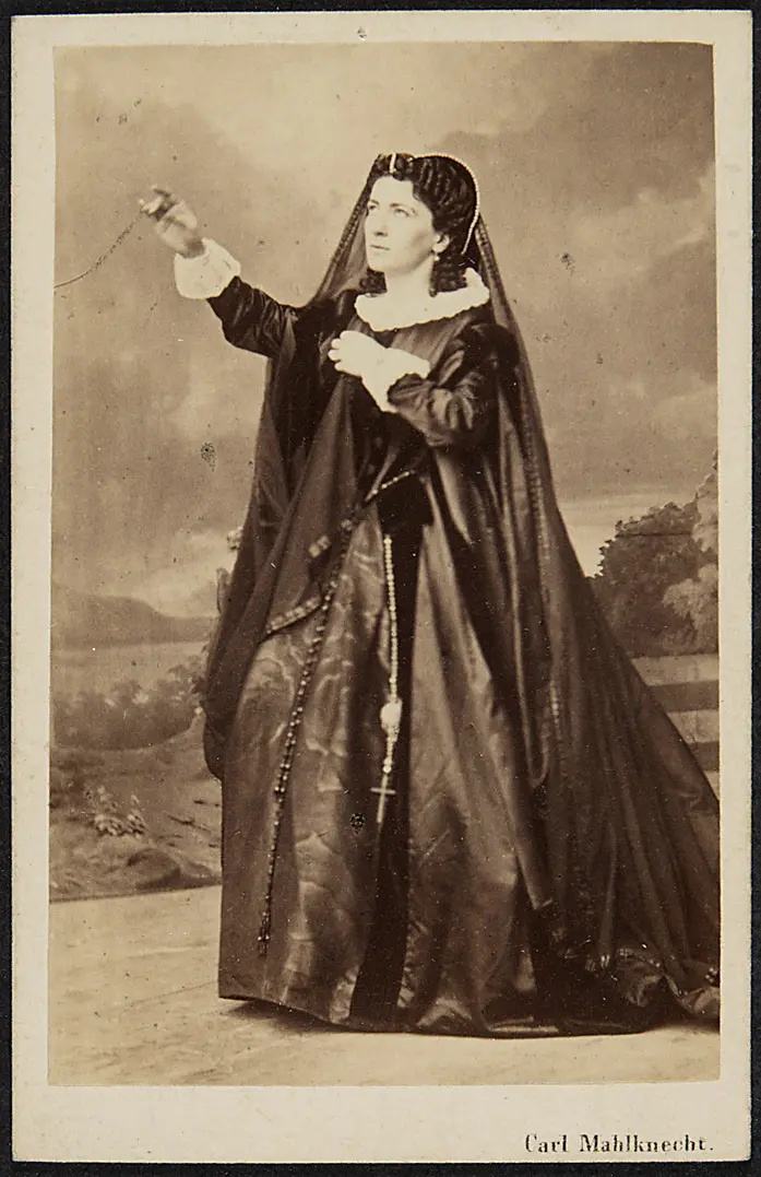Charlotte Wolter